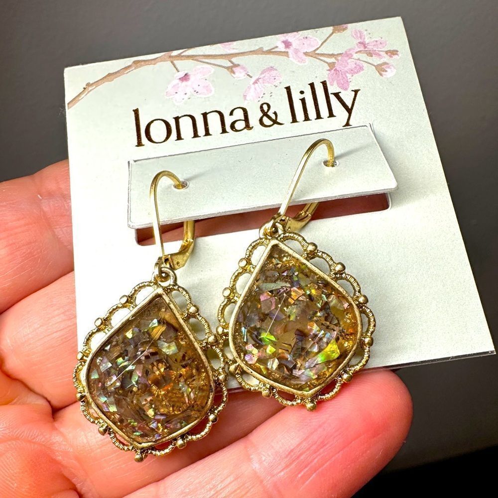 NWT lonna & lilly faceted resin gold tone dangle drop earrings!